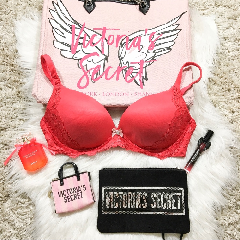 38D Victoria Secret Bra